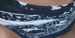 Natalie K: Primo piano ditalino e masturbazione figa e culo sul divano...