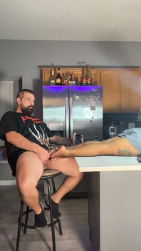 Oil Latina Feet and Cumshot