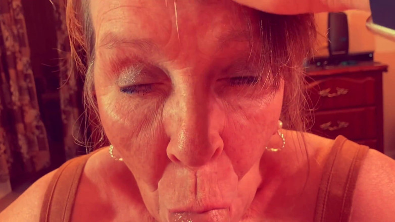 Carmen Angel: Oma Bambi's viervoudige spermanacht
