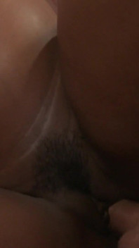 Troie ebano scena-4 una donna nera arrapata e voluttuosa gode di un grosso cazzo e una sborrata sopra di lei