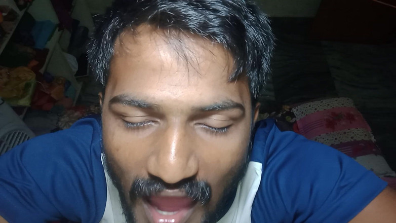 KUMBHA MANOJ KUMAR: Ночное шоу, подсвечник