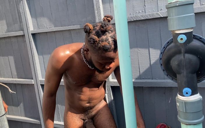 FWBigDick: Twin Twinks prova en stor kuk utomhus
