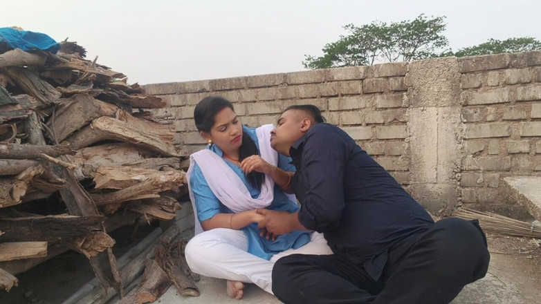 Sona bhabhi: 18 yaşındaki bakire üniversiteli kız açık havada desi kızda üvey erkek kardeşi...