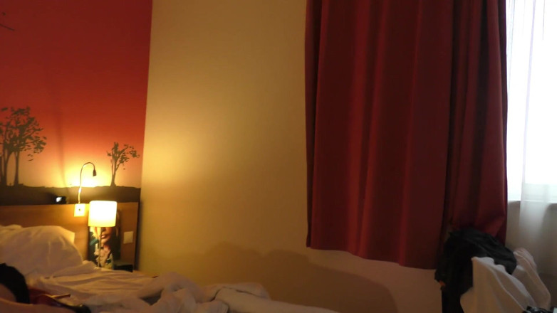Ignoring Handjobs: Hot Brunette Babe Clara Meeting and Short Interview Casting Style