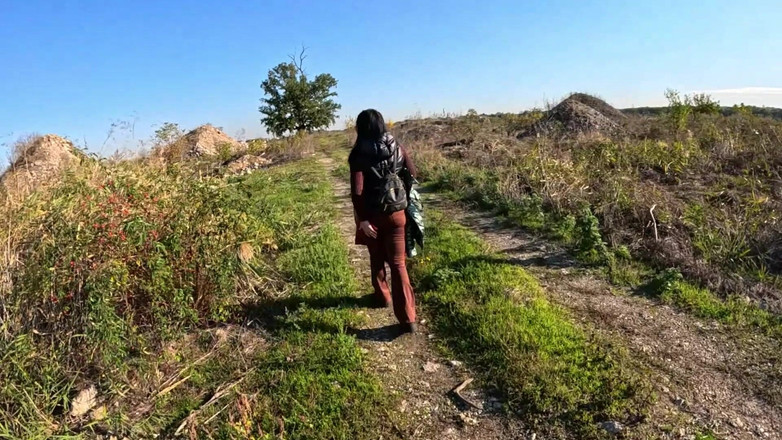 MilfyCalla: Ryzykowne obciąganie na świeżym powietrzu nad jeziorem Red Shiny Downjacket Fetish 316