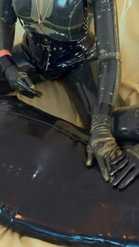 Latex Väska Mistressae &Miss Lilly Kant trekant