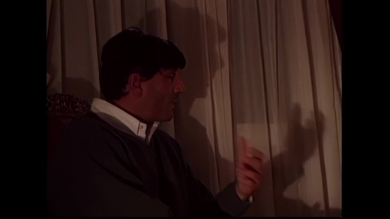 Shemale Vintage MegaStore: 欲深いシーメールが複数の硬いペニスから精液を飲み込む