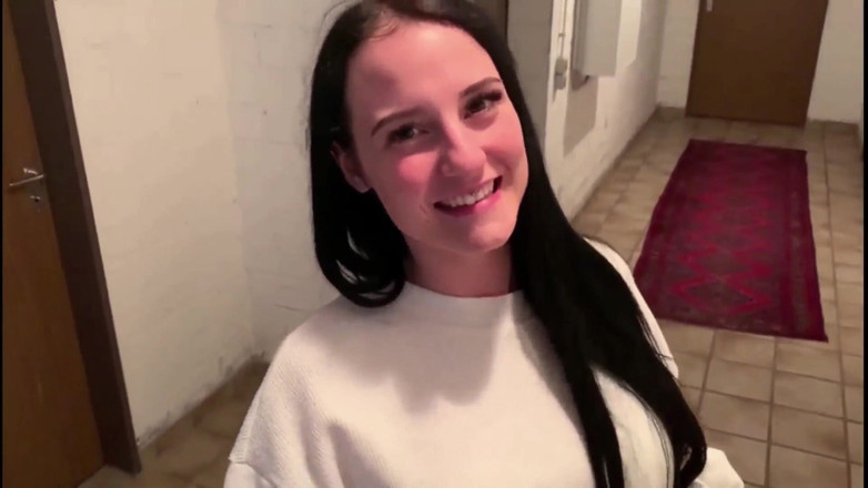 German Fuck Girls: Orang asing dengan jiran!