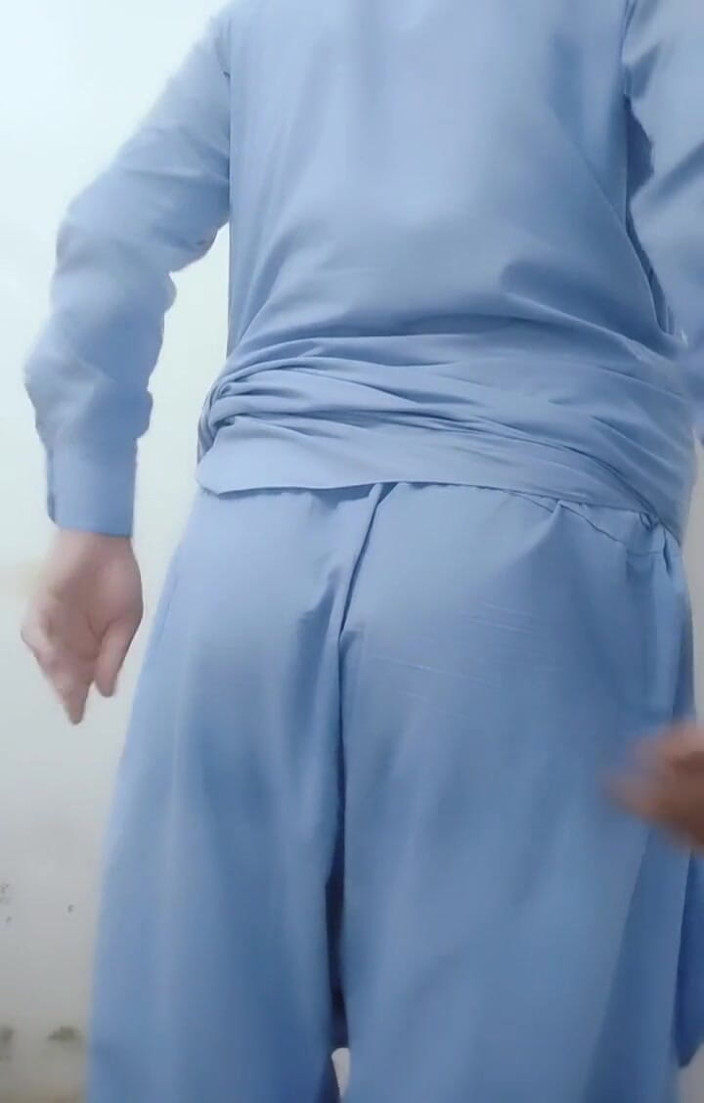 khanpathan2: Pakistani Desi Shalwar Kamees Boy Show His Beautiful Ass
