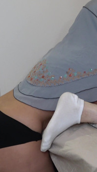 Mama mea vitregă hijabi îmi oferă un lins adânc până când ejaculez