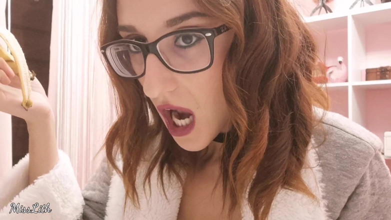 Miss Lith Domina: Tease - Banana Feeding