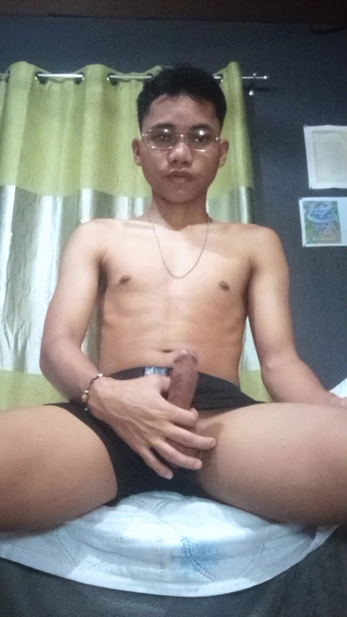 Rouge_eastson: Boy Fucking His Hole with His Finger and Jerking off
