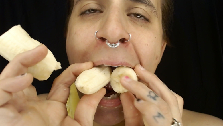 Abby Anna: Cattivo mangiare feticcio banana piercing grandi labbra