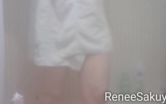 Renee Sakuya: シャワーとシェービング