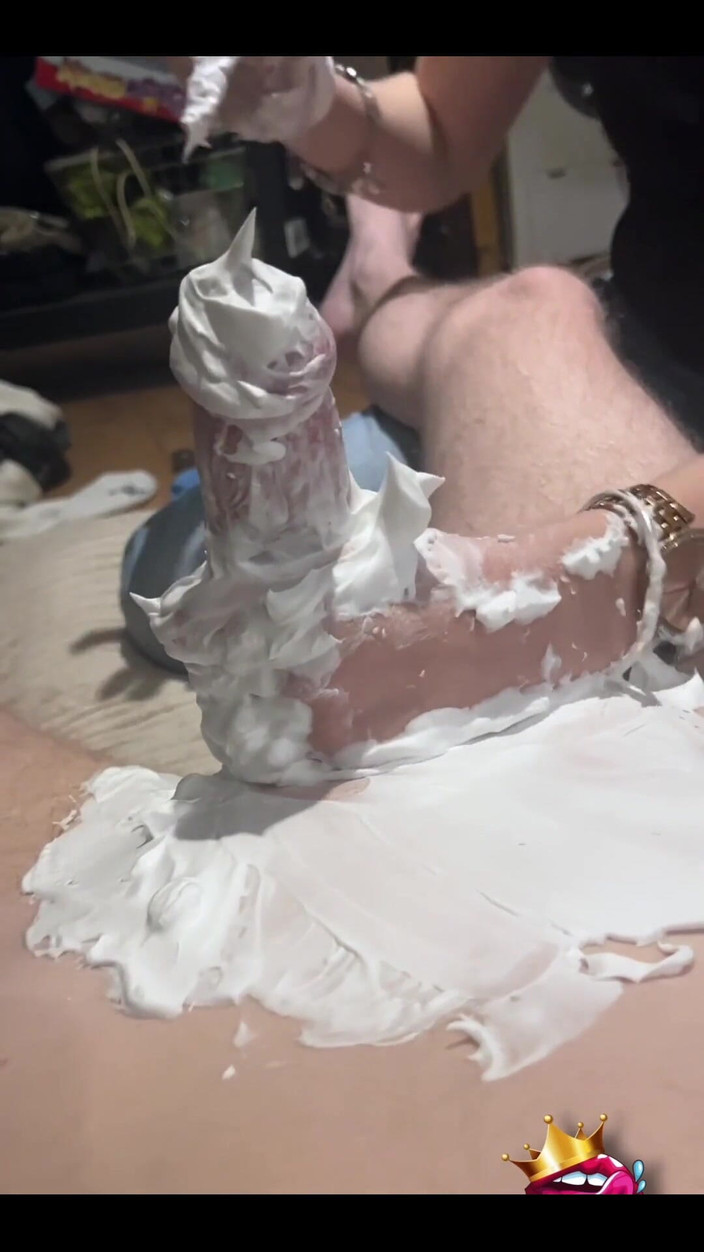 BJQueen and Rod: Mencukur zakar dan telurnya