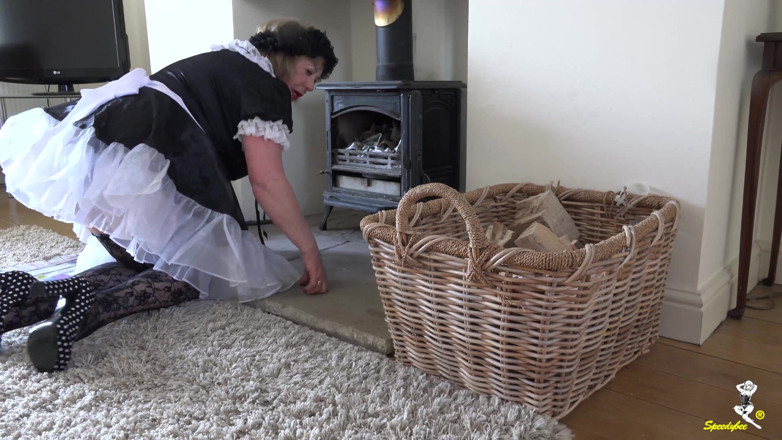Dirty Doctors Clips: The maid - lighting the fire