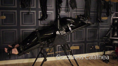 Goddess Calathea: Ciężka niewola w stole inwersji i siedzeniu na twarzy