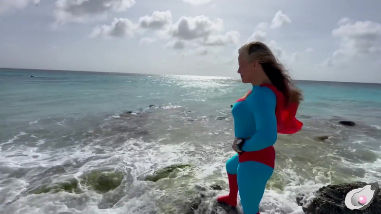 Mistress Pink Pearl: Supergirl Meets the Horniest Octopus in Bonaire