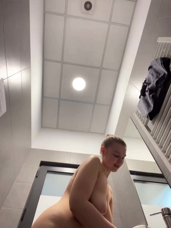 JuiceLussie: First Time Double Penetrating in Public