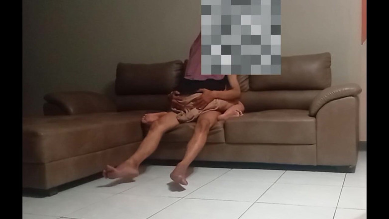 Famly sex: Styvbror leker hemma igen