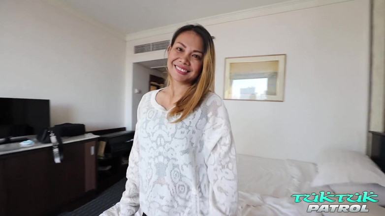 Trike Patrol - Tuk Tuk Patrol: TukTukPatrol Ciasna cipka Pinay zostaje wbita