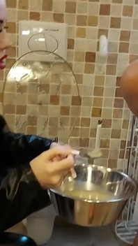 Miss Alessa milano si nutre dal bagno parte 2