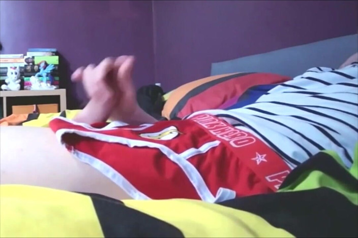 Gay Scottish twink Sammy Andrews: Sammy Andrews cumming on superhero underwear