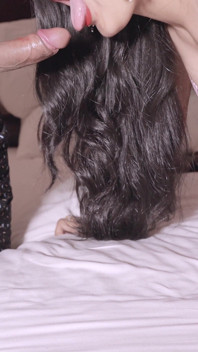 Une demi-sœur sexy est jalouse de sa meilleure amie après que son demi-frère a baisé sa meilleure amie
