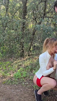 Dia disetubuhi di dalam hutan oleh orang yang lalu-lalang!
