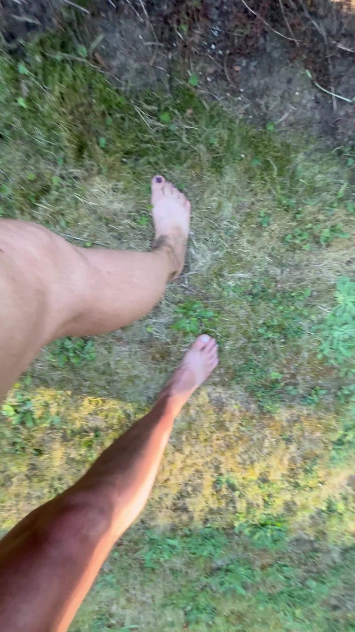 Bonewizzard69: Sommersprossige schmutzige ehefrau wird über das deck gebückt und von hinten...