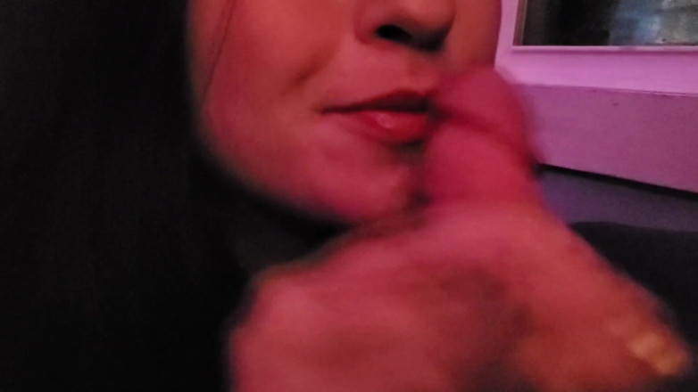 LEXI AND DAN: Hete vrouw laat echtgenoot zien hoe ze pikken van andere...