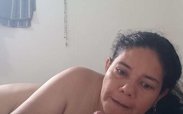 Valkyrieandluigy: La matura succhia la gola profonda