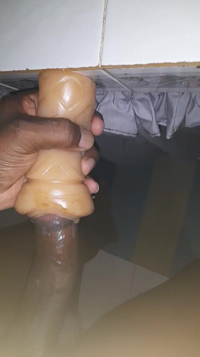 Black guy: Masturbando s7 e5