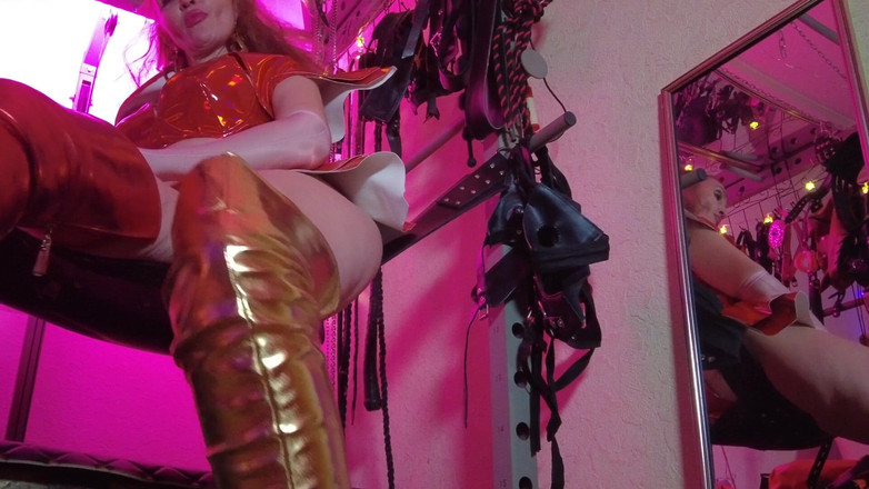 Eva Latexxx: Bdsm dominatrix pvc gold red vinyl toys dick fetiche botas...