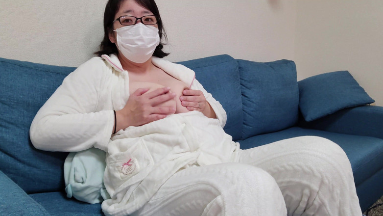 aika: Femme mariée s’excite à l’idée de se masturber après s’être réveillée