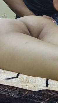 彼女が試験に失敗した後、継父によって罰せられた継娘