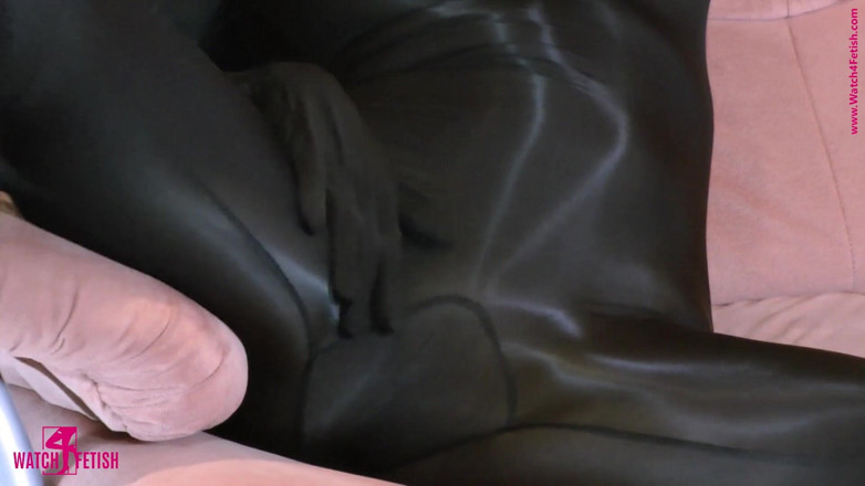 ZentaiDolls: Bare skin in tight spandex