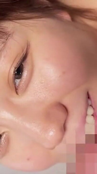 순수한 관능적 매력을 발산하는 매혹적인 마누라
