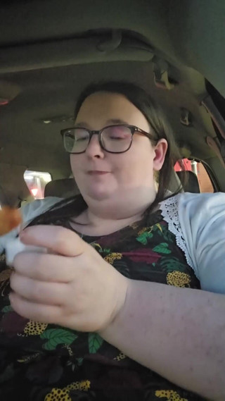 SSBBWLadyBrads: Mcdonalds годують в машині