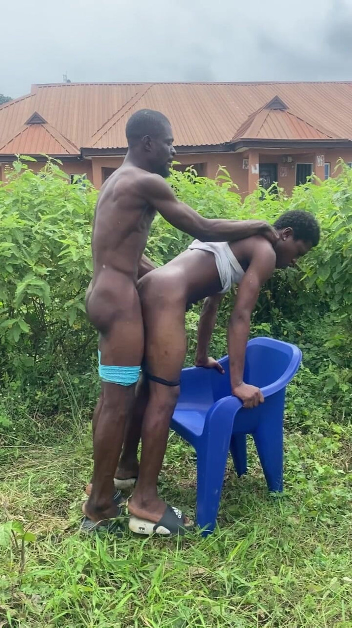 Blackhandsomeguy: Meu marido me fodeu bem, eu queria mais
