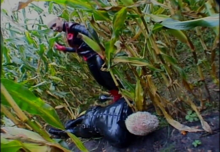 Absolute BDSM films - The original: Jilat memek pakai masker gas sampai memalukan