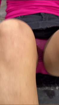 Jija Ji seducida por el cuerpo sexy de Saali y trata de follar su coño y culo en hindi
