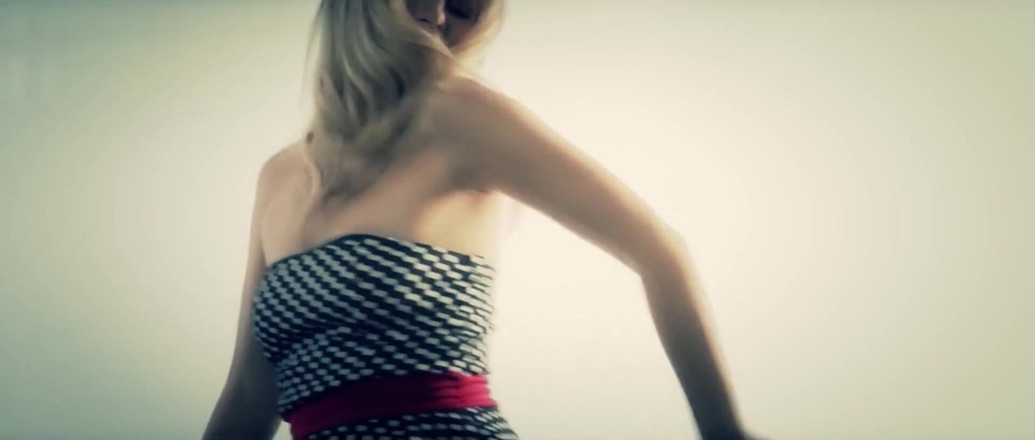 XTime Solo: Rubia perfecta del deseo