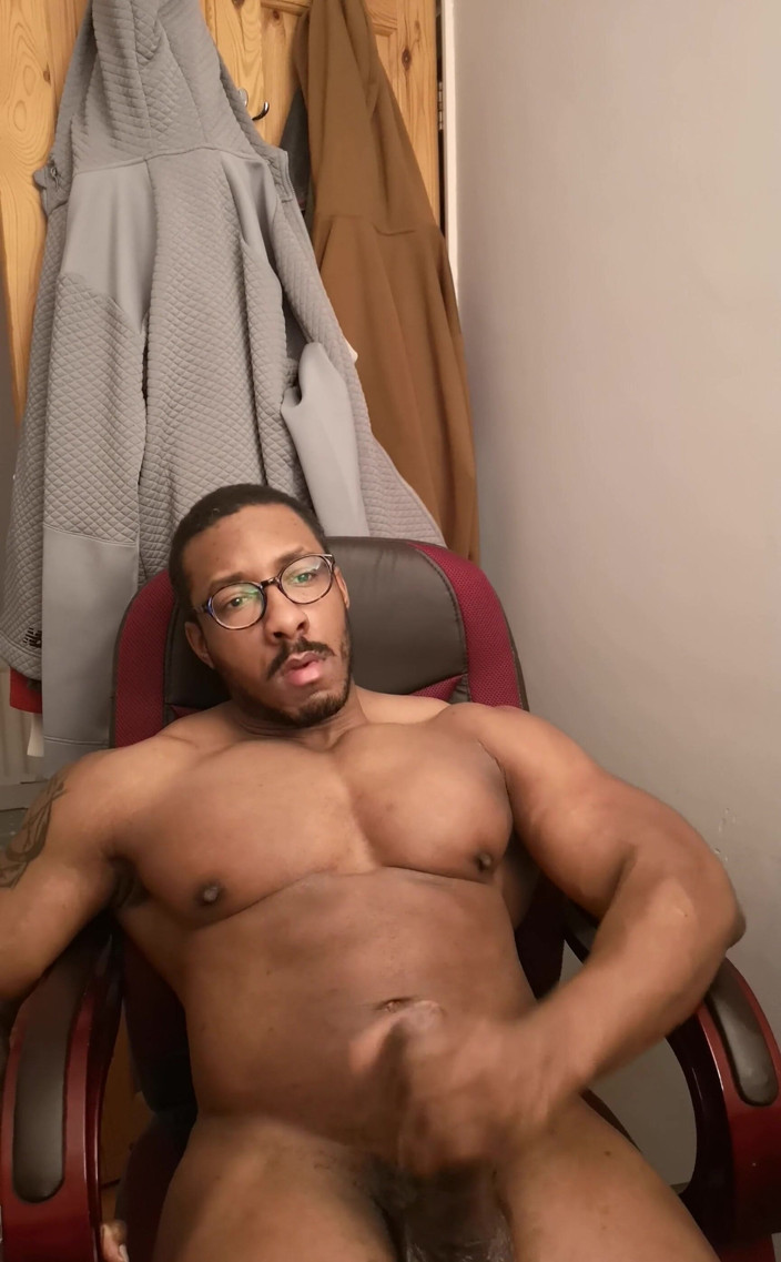 Amadeus: Wank My BBC Before Bed