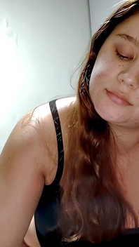 Nicole Chubby Blowjob and Handjob