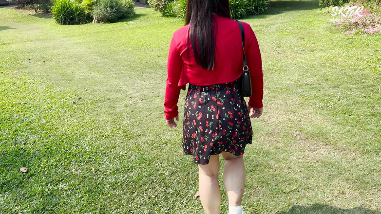 18_honey: Bini Saya Membuatkan Saya Orgasme Begitu Keras Di Kafe Dengan...