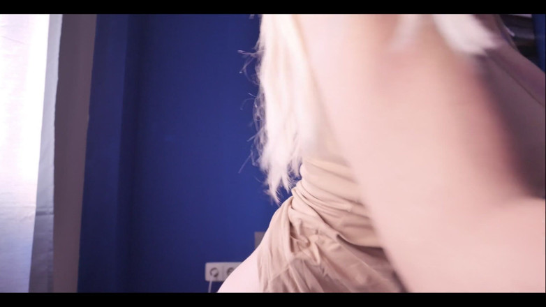 BunnyBlondyX: Tette dure bagnate