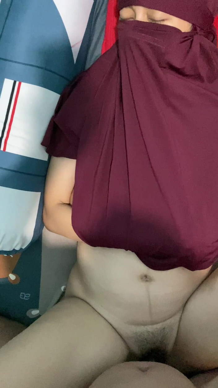 Bella Ivanka: Séduire une fille en hijab veut enfin se faire baiser