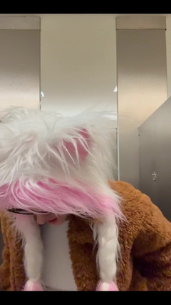 Suzy Wylde: Na lotnisku przygotowuj się do treningu analnego