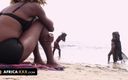 Africa-XXX: Model Siang Hari, Swinger di Malam Hari